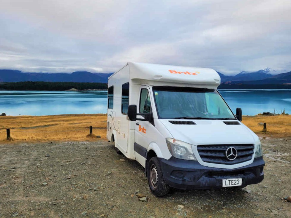 Neuseeland: Camper vor dem Lake Pukaki