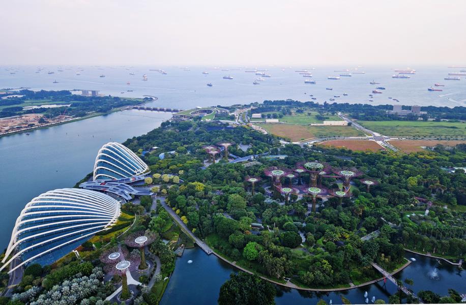 Aussicht vom Marina Bay Sands Hotel in Singapur Aussicht vom Marina Bay Sands Hotel in Singapur