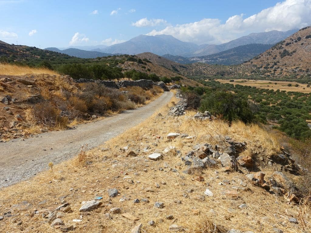 Autofahren auf Kreta: Schotter und schmale Straßen