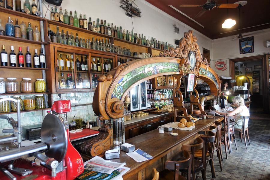bar-buenos-aires Essen gehen in Patagonien: Kosten