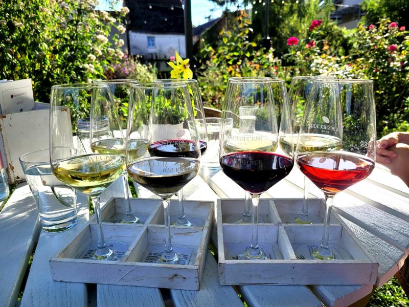 Weinprobe an der Mosel: Tipp für die Straußwirtschaft Weckbecker